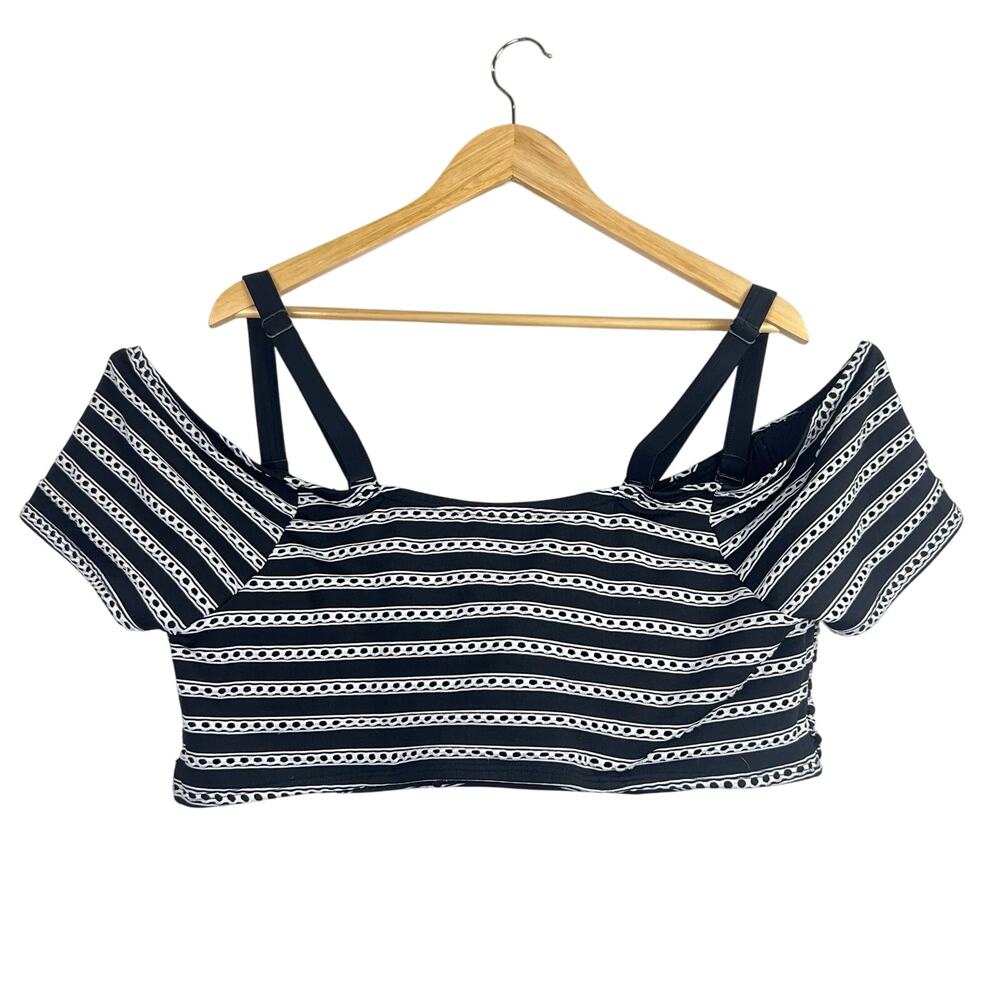 Cacique Swim Lane Bryant 44F Black & White Striped Bandeau Women's Swim Top - Picture 2 of 9